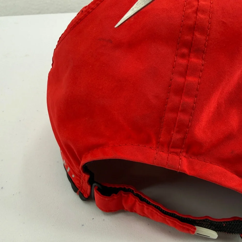 Nike Featherlight Dri-FIT Hat Mens OSFM Red Black Running Cap Swoosh